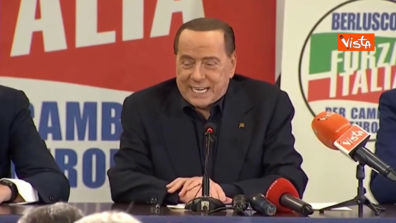 La barzelletta di Berlusconi: "Ho chiesto a una ragazza come mai hai avuto così pochi uomini..."