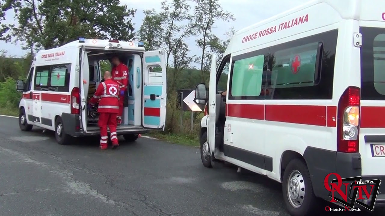 Castellamonte - Frazione San Giovanni: auto perde il controllo e finisce nella scarpata