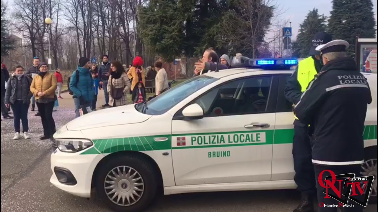 Bruino - L'annuncio della sospensione del Carnevale  e battaglia della Farina